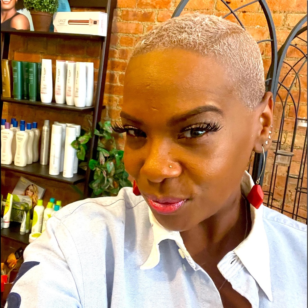 Meet your Posher, Chezette